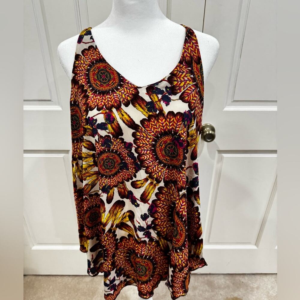 Tyche Floral Sleeveless Top - Multicolor, size L